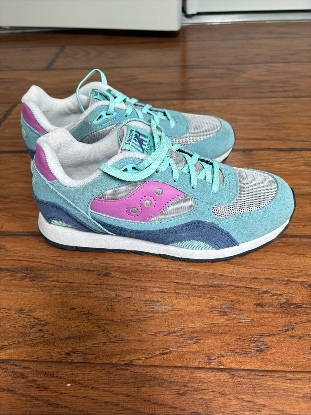 Saucony Mint, Pink & Gray Retro Sneakers size 5 kids (women’s 6.5)